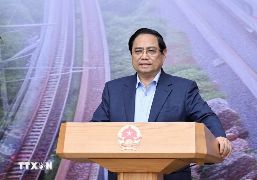 Thủ tướng Phạm Minh Chính chủ trì Phiên họp thứ sáu của Ban Chỉ đạo các công trình trọng điểm, dự án quan trọng quốc gia lĩnh vực đường sắt. (Ảnh: Dương Giang/TTXVN)
