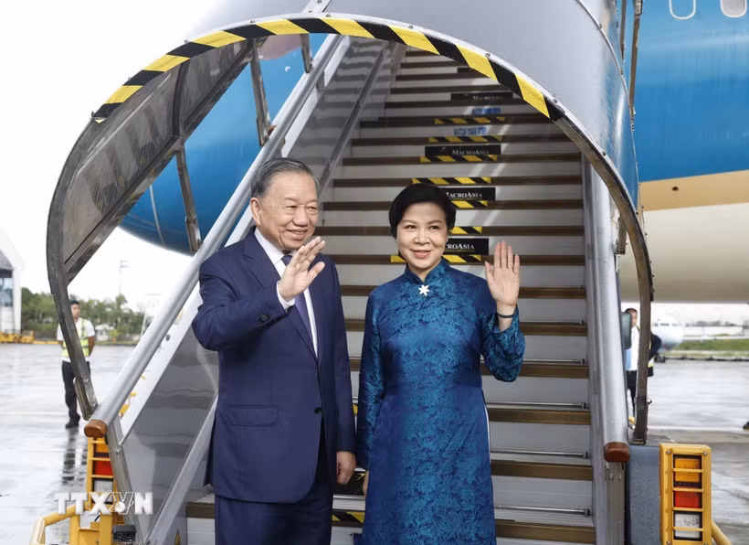 Tổng Bí thư, Chủ tịch nước Tô Lâm và Phu nhân rời thủ đô Manila, kết thúc tốt đẹp chuyến thăm cấp Nhà nước tới Philippines. (Ảnh: Thống Nhất/TTXVN)