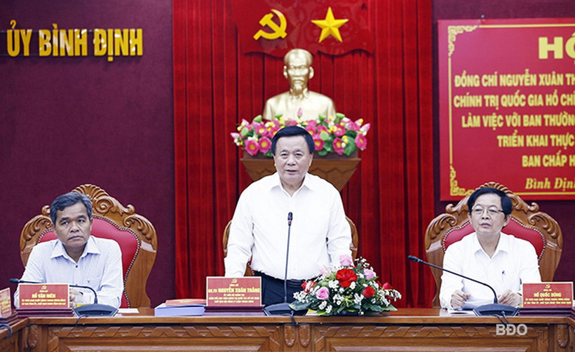 Ông Nguyễn Xuân Thắng - Ủy viên Bộ Chính trị, Giám đốc Học viện Chính trị Quốc gia Hồ Chí Minh, Chủ tịch Hội đồng Lý luận Trung ương, phát biểu kết luận buổi làm việc. (Nguồn: Báo Bình Định)