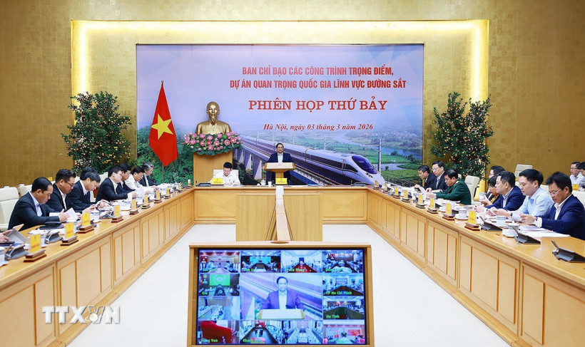 Thủ tướng Phạm Minh Chính chủ trì phiên họp thứ bảy của Ban Chỉ đạo các công trình trọng điểm, dự án quan trọng quốc gia lĩnh vực đường sắt. (Ảnh: Dương Giang/TTXVN)