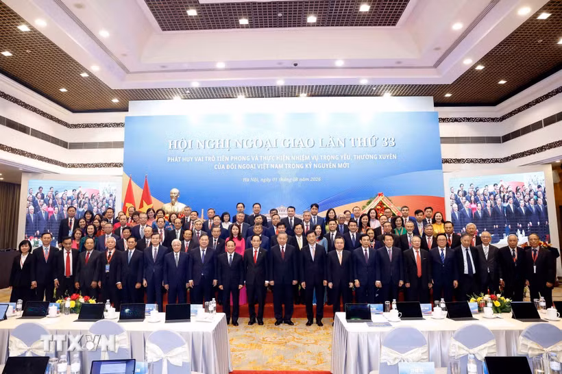 Tổng Bí thư, Chủ tịch nước Tô Lâm và các đại biểu tại Hội nghị Ngoại giao lần thứ 33. (Ảnh: Thống Nhất/TTXVN)