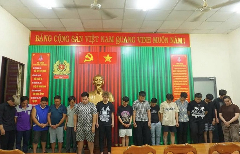 Một số đối tượng bán "bóng cười" bị bắt giữ. (Nguồn: Cơ quan Công an)