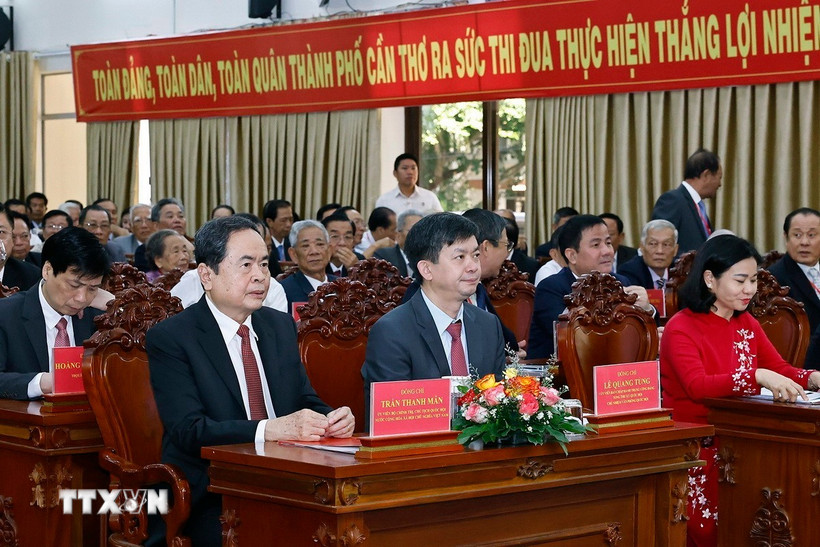 Chủ tịch Quốc hội Trần Thanh Mẫn dự Lễ Công bố Nghị quyết sáp nhập đơn vị hành chính cấp tỉnh tại thành phố Cần Thơ. (Ảnh: Doãn Tấn/TTXVN)