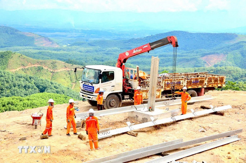 Đảng bộ Công ty Điện lực Đắk Nông nỗ lực vượt mọi khó khăn hoàn thành các chỉ tiêu Đại hội Đảng bộ nhiệm kỳ 2020-2025. (Ảnh: Tâm An/TTXVN)