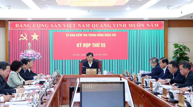 Ông Nguyễn Duy Ngọc, Ủy viên Bộ Chính trị, Bí thư Trung ương Đảng, Chủ nhiệm Ủy ban Kiểm tra Trung ương chủ trì kỳ họp. (Ảnh: Phương Hoa/TTXVN)