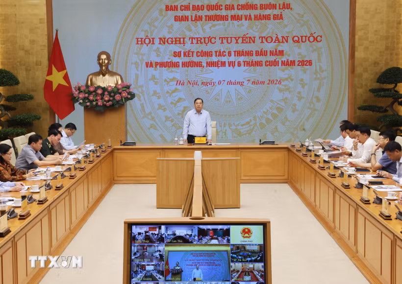 Phó Thủ tướng Thường trực Phạm Gia Túc, Trưởng Ban Chỉ đạo quốc gia chống buôn lậu, gian lận thương mại và hàng giả phát biểu chỉ đạo. (Ảnh: Lâm Khánh/TTXVN)