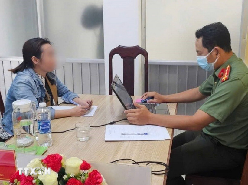 Đối tượng N.N.M.K tại cơ quan Công an. (Ảnh: TTXVN phát)