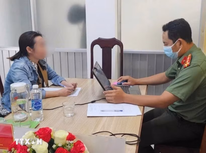Đối tượng N.N.M.K tại cơ quan Công an. (Ảnh: TTXVN phát)