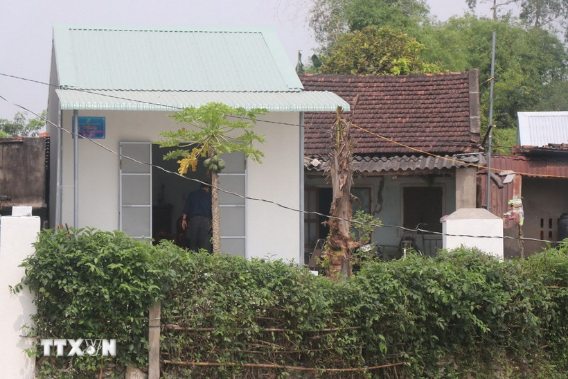 Nhà bà Lê Thị Rớt (phường Nhơn Hòa, thị xã An Nhơn, tỉnh Bình Định) được xóa nhà tạm. (Ảnh: Đình Quân/TTXVN)