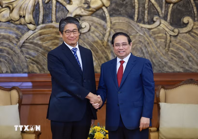 Thủ tướng Phạm Minh Chính tiếp Đại sứ Nhật Bản tại Việt Nam Ito Naoki. (Ảnh: Dương Giang/TTXVN)