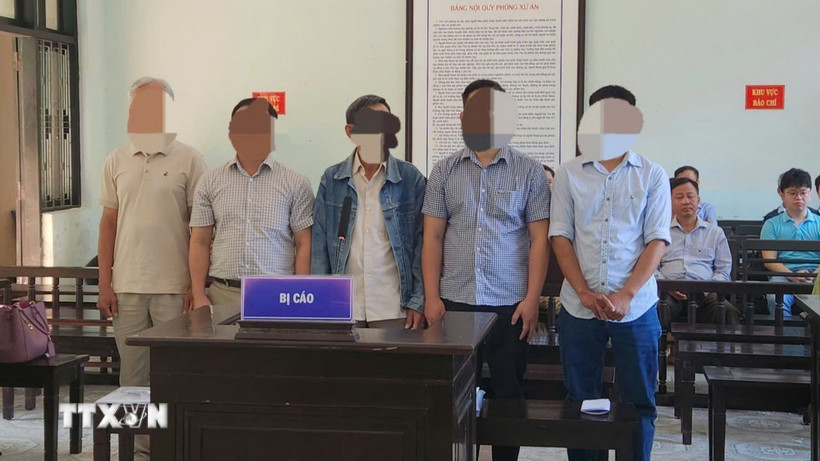 Các bị cáo tại phiên tòa. (Ảnh: Văn Dũng/TTXVN)