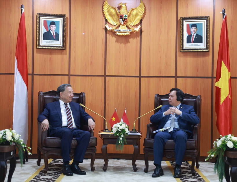 Tổng Bí thư Tô Lâm gặp Chủ tịch Thượng viện Indonesia Sultan Bachtiar Najamudin. (Ảnh: Thống Nhất/TTXVN)