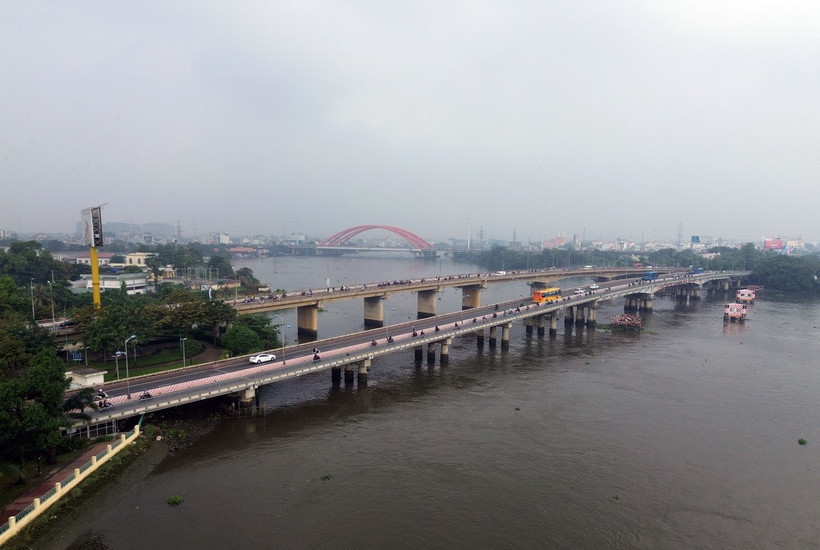 Việc nâng tĩnh không cầu Bình Triệu 1 và Bình Phước 1 sẽ đáp ứng đồng bộ tĩnh không các cầu trên sông Sài Gòn đạt tối thiểu 7m. (Ảnh: Tiến Lực/TTXVN)