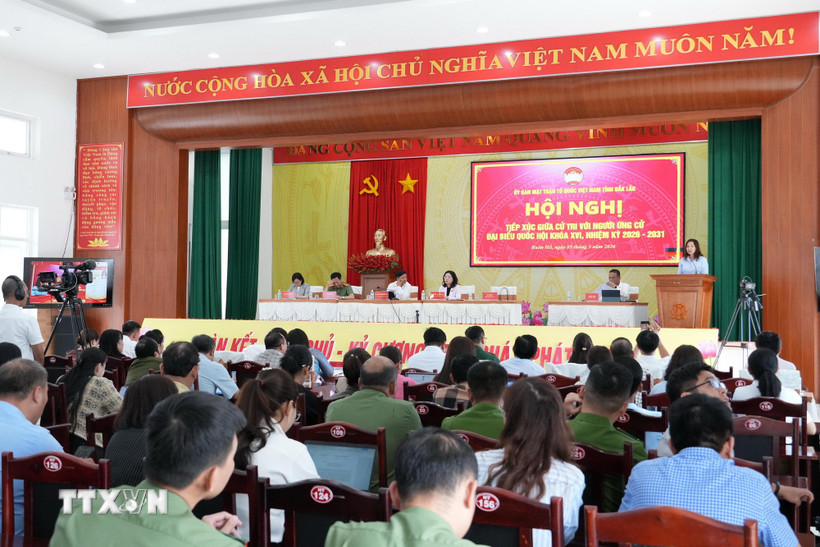 Những ngày qua, hoạt động tiếp xúc cử tri giữa người ứng cử Đại biểu Quốc hội khóa XVI với đại diện cử tri trên địa bàn tỉnh Đắk Lawsk diễn ra sôi nổi. (Ảnh: Tuấn Anh/TTXVN)