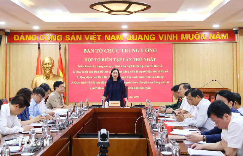 Đồng chí Bùi Thị Quỳnh Vân, Ủy viên Trung ương Đảng, Phó Trưởng Ban Tổ chức Trung ương phát biểu chỉ đạo cuộc họp. (Ảnh: Phương Hoa/TTXVN)