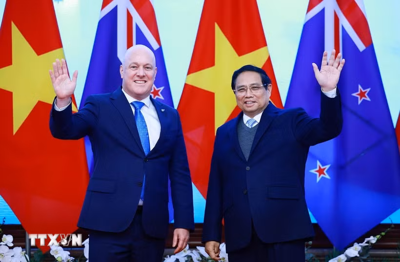 Thủ tướng Phạm Minh Chính và Thủ tướng New Zealand Christopher Luxon hội đàm. (Ảnh: Dương Giang/TTXVN)