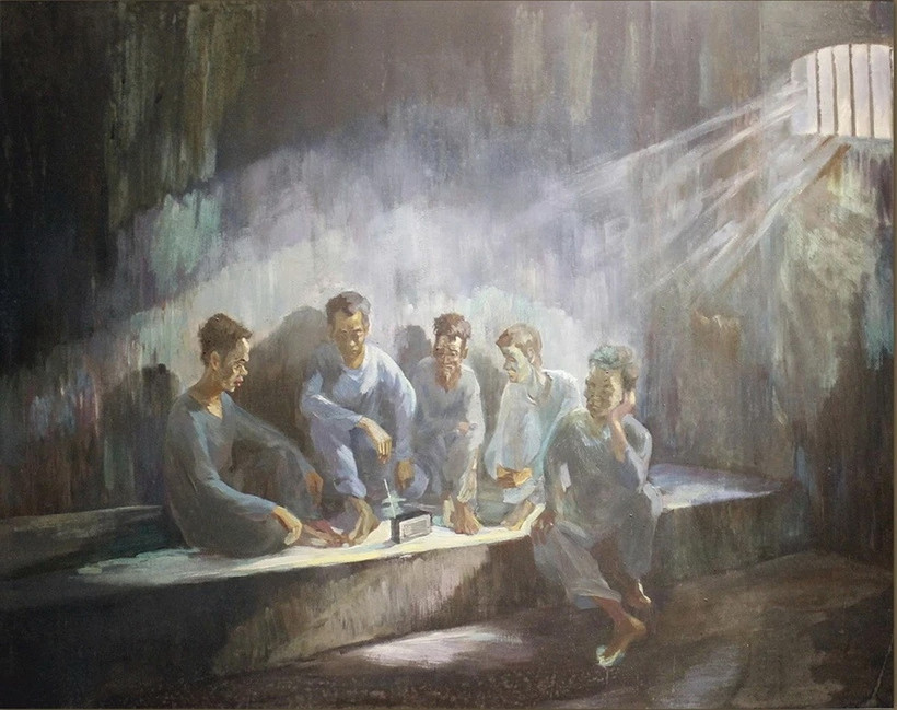 Tranh vẽ tù nhân Côn Đảo nghe radio trong phòng giam. (Nguồn: Trung tâm Bảo tồn Di tích Quốc gia Côn Đảo)