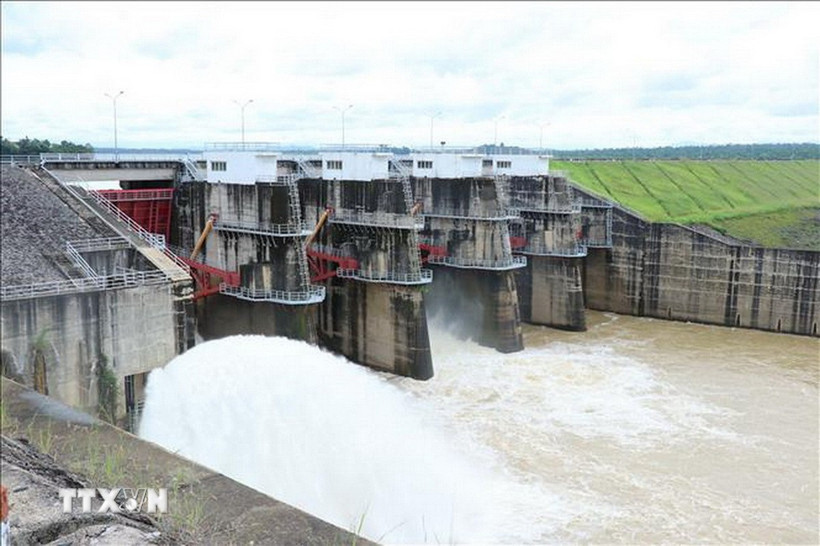 Đập thủy điện của nhà máy thủy điện Buôn Kuốp điều tiết nguồn nước. (Nguồn: TTXVN)