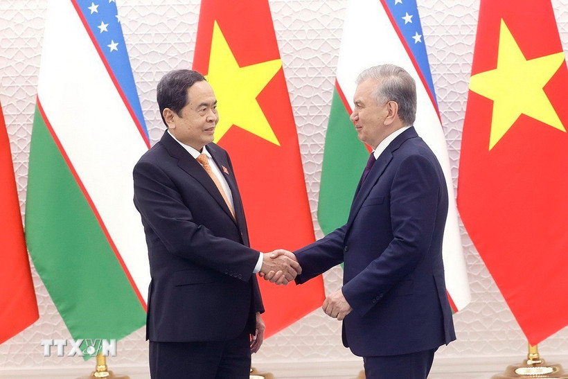 Chủ tịch Quốc hội Trần Thanh Mẫn hội kiến Tổng thống Uzbekistan Shavkat Mirziyoyev. (Ảnh: Doãn Tấn/ TTXVN)