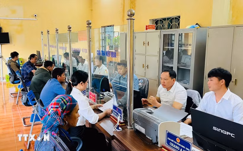 Mức độ hài lòng của người dân và doanh nghiệp tại xã Púng Luông (Lào Cai) ngày càng được nâng lên đạt 99,6%. (Ảnh: Tuấn Anh/ TTXVN)