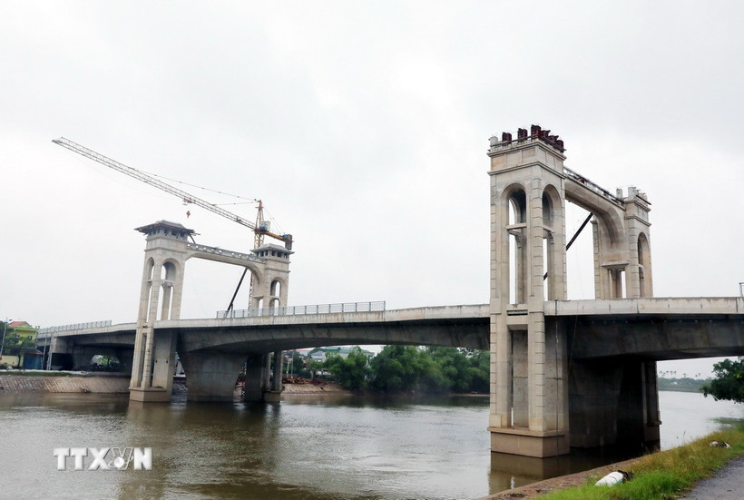 Khởi công từ năm 2022, Cầu Tân Lang sẵn sàng cho lễ khánh thành vào ngày 19/12/2025. (Ảnh: Thanh Tuấn/TTXVN)