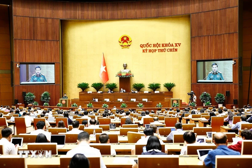 Bộ trưởng Bộ Quốc phòng Phan Văn Giang trình bày Tờ trình dự án các luật liên quan đến quốc phòng-an ninh. (Ảnh: Doãn Tấn/TTXVN)
