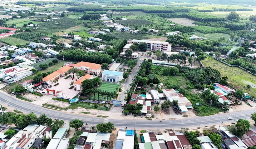 Đường giao thông chạy qua trung tâm xã nông thôn mới Xuân Hưng, huyện Xuân Lộc, tỉnh Đồng Nai. (Ảnh: Hồng Đạt/TTXVN)