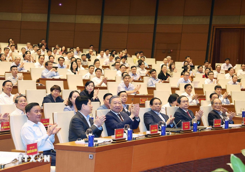 Lãnh đạo, nguyên lãnh đạo Đảng, Nhà nước dự hội nghị. (Ảnh: Thống Nhất/TTXVN)