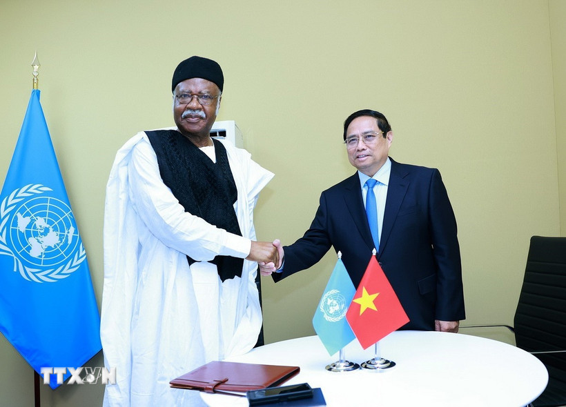 Thủ tướng Phạm Minh Chính gặp Chủ tịch Đại hội đồng Liên hợp quốc khóa 79 Philemon Yang. (Ảnh: Dương Giang/TTXVN)