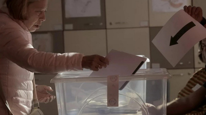 Cử tri Bulgaria bỏ phiếu. (Nguồn: AP)