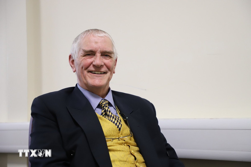 Tiến sỹ Simon Best, Đại học Middlesex (Anh). (Ảnh Hữu Tiến/TTXVN)