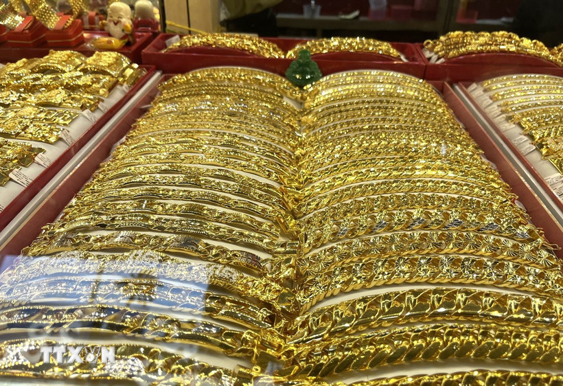 Vàng trở thành tài sản được săn đón nhất trong tuần qua do nhu cầu trú ẩn an toàn của giới đầu tư toàn cầu. (Ảnh: TTXVN)