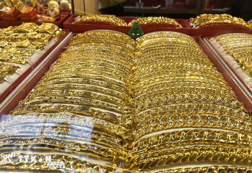 Vàng trở thành tài sản được săn đón nhất trong tuần qua do nhu cầu trú ẩn an toàn của giới đầu tư toàn cầu. (Ảnh: Hứa Chung/TTXVN)