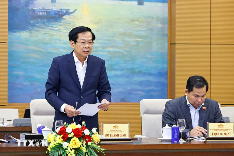 Bộ trưởng Bộ Nội vụ Đỗ Thanh Bình, Ủy viên Hội đồng Bầu cử Quốc gia phát biểu. (Ảnh: Doãn Tấn/TTXVN)