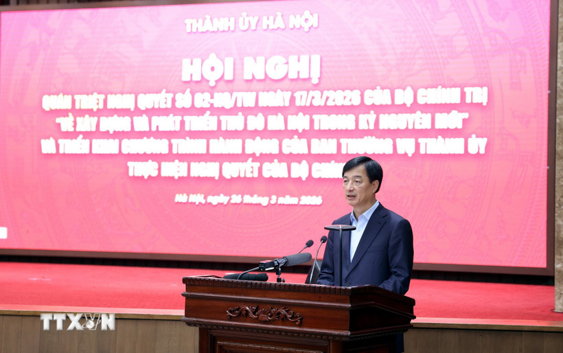 Tuyến đường sắt đô thị Cát Linh-Hà Đông (Hà Nội) - tuyến đường sắt đô thị đầu tiên của cả nước trở thành phương tiện đi lại hằng ngày của đông đảo người dân Thủ đô. (Ảnh: Tuấn Anh/TTXVN)