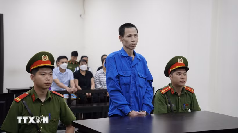Bị cáo Cao Văn Hùng tại phiên tòa. (Ảnh: Kim Anh/TTXVN)