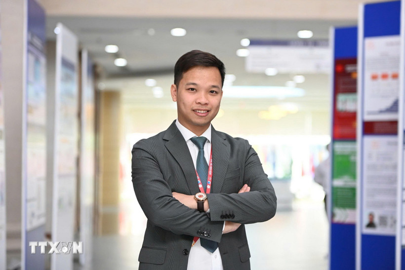 Phó GIáo sư, tiến sỹ Trần Lê Hưng, giảng viên Trường Kỹ sư Paris thuộc Đại học Gustave Eiffel. (Ảnh: TTXVN phát)