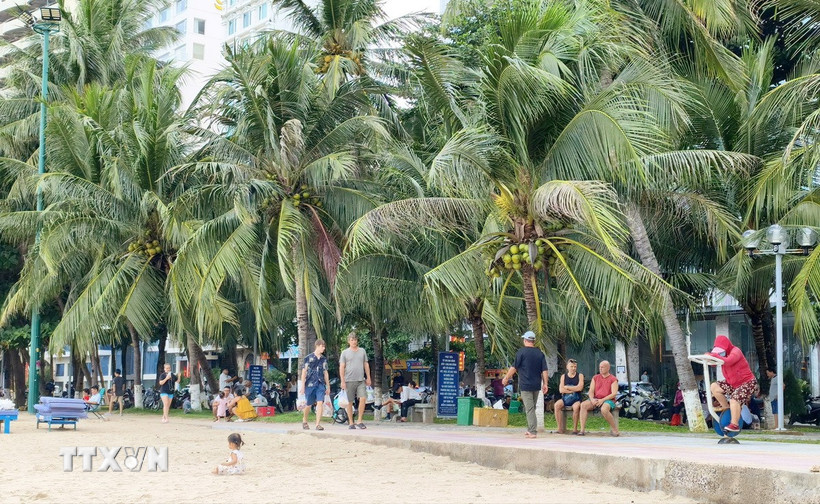 Khánh Hòa xây dựng hệ sinh thái du lịch xanh, thu hút du khách trong nước và quốc tế. (Ảnh: Nguyễn Thành/TTXVN)