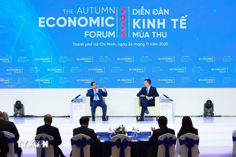 Thủ tướng Phạm Minh Chính tham dự đối thoại với ông Stephan Mergenthaler, Giám đốc điều hành Diễn đàn Kinh tế thế giới (WEF) với chủ đề “Khoa học, công nghệ định hình Việt Nam trong kỷ nguyên vươn mình”. (Ảnh: Dương Giang/TTXVN)