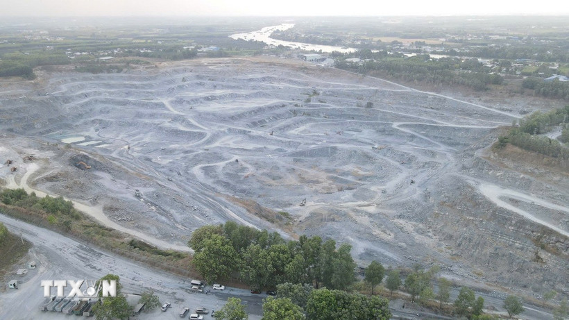 Mỏ khai thác đá tại thành phố Biên Hòa, tỉnh Đồng Nai. (Ảnh: Công Phong/TTXVN)