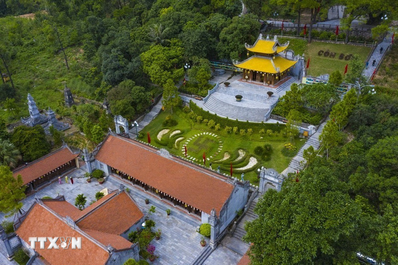 Chùa Côn Sơn được hình thành từ thời Đinh-Lý (thế kỷ 10-12) và được phục dựng vào năm 1304, mở rộng vào năm 1329 bởi Đệ nhị Tổ Pháp Loa. (Ảnh: Minh Đức/TTXVN)