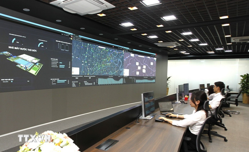 Trung tâm Vận hành hệ thống cấp nước (SWOC) được xem là "bộ não" của hệ thống điều hành cấp nước được vận hành từ tháng 5/2025. (Ảnh: Anh Tuấn/ TTXVN)