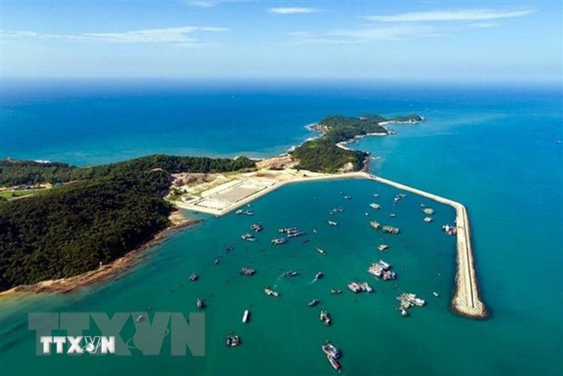 Huyện đảo Cô Tô nhìn từ trên cao. (Ảnh: TTXVN phát)