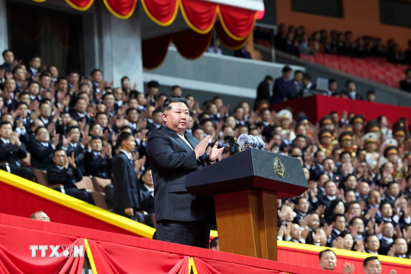Tổng Bí thư Đảng Lao động Triều Tiên, Chủ tịch Quốc vụ Kim Jong Un phát biểu tại lễ kỷ niệm 80 năm thành lập Đảng Lao động Triều Tiên ở thủ đô Bình Nhưỡng ngày 9/10/2025. (Ảnh: THX/TTXVN)
