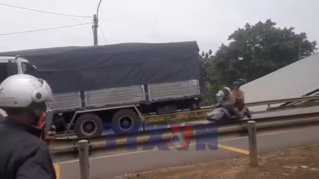 Đồng Nai: Tai nạn liên hoàn giữa 3 xe tải, Quốc lộ 14 ùn tắc gần 5km