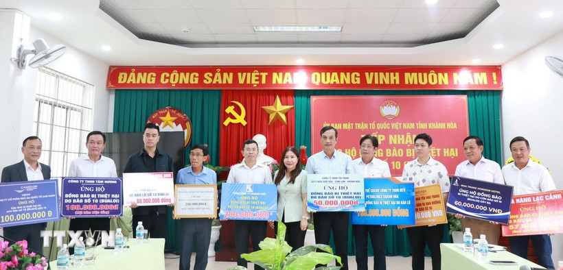 Khu vực trung tâm của tỉnh Thái Nguyên ngập sâu trong nước lũ. Ảnh: Phạm Tuấn Anh - TTXVN