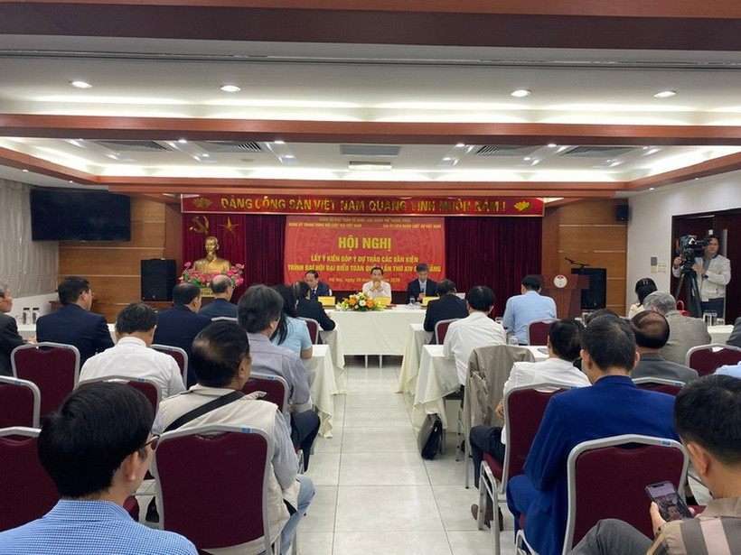 Toàn cảnh Hội nghị Hội Luật gia đóng góp hoàn thiện các dự thảo văn kiện trình Đại hội XIV của Đảng. (Nguồn: Báo Chính phủ)