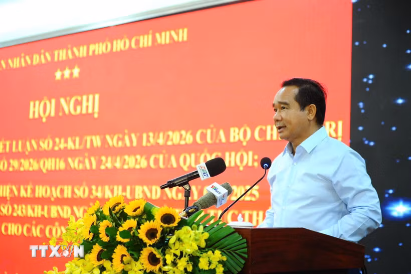 Chủ tịch Ủy ban Nhân dân Thành phố Hồ Chí Minh Nguyễn Văn Được phát biểu tại hội nghị tháo gỡ khó khăn, vướng mắc cho các công trình, dự án tồn đọng kéo dài. (Ảnh: Liên Sơn/TTXVN)