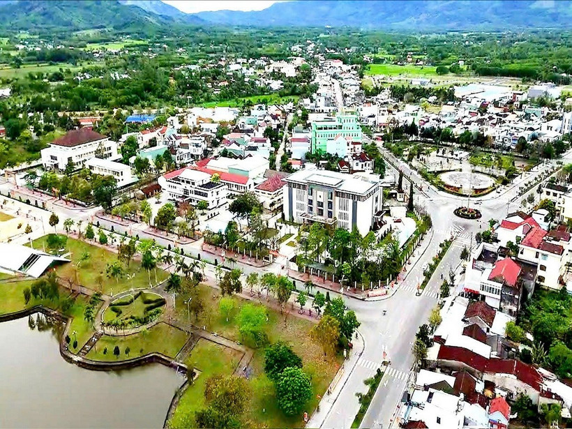 Diện mạo thị trấn Đông Phú - trung tâm hành chính huyện Quế Sơn ngày càng khởi sắc. (Nguồn: Báo Quảng Nam)