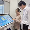 Ngành còn trao tặng hơn 2.000 suất quà Tết cho bệnh nhân có hoàn cảnh khó khăn và triển khai nhiều hoạt động hỗ trợ khắc phục hậu quả bão lũ, khám bệnh miễn phí cho người cao tuổi. (Ảnh: BHXH)